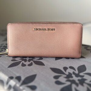 Michael Kors Travel Continental Wallet